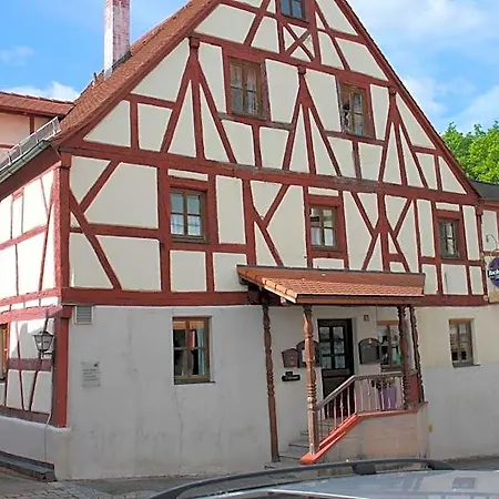Zur Friedenslinde فندق *